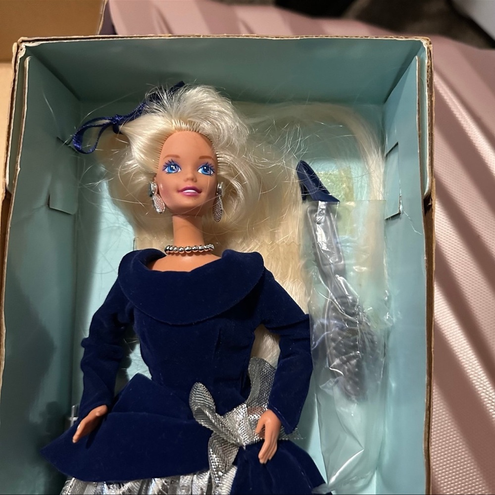 Barbie - Picture 3 of 4